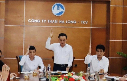 Đ/c Đỗ Văn Hùng được bầu là Chủ tịch Công đoàn Công ty Than Hạ Long khoá IX nhiệm kỳ 2023 – 2028