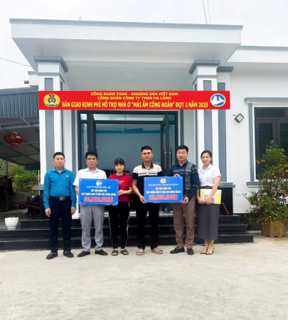 Công ty Than Hạ Long – TKV trao “Mái ấm Công đoàn”, tiếp sức công nhân khó khăn