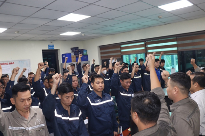 Gắn an toàn với sản xuất: Than Hạ Long phát động thi đua tại nhà giao ca
