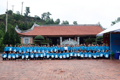 Lễ kết nạp 60 đoàn viên mới tại Công đoàn Công ty Than Hạ Long: Lan tỏa niềm tin, tiếp thêm sức mạnh cho người lao động