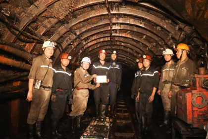 Công đoàn Than Hạ Long thăm, động viên người lao động Phân xưởng Khai thác 9