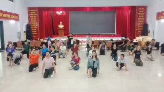 KHI NHỮNG TRÁI TIM NGHỆ SĨ QUẦN CHÚNG THAN HẠ LONG LUÔN HẾT MÌNH TRÊN SÂN KHẤU!

Hướng tới Hội diễn Nghệ thuật quần chúng Tập đoàn TKV năm 2026 (khai 