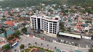 Đến với bài hát: Niềm vui nghề thợ mỏ 

Theo nhịp bước chân của Thợ mỏ TKV. Trên nền giai điệu hào hùng, rực rỡ và tràn đầy niềm tin của ca khúc, tinh