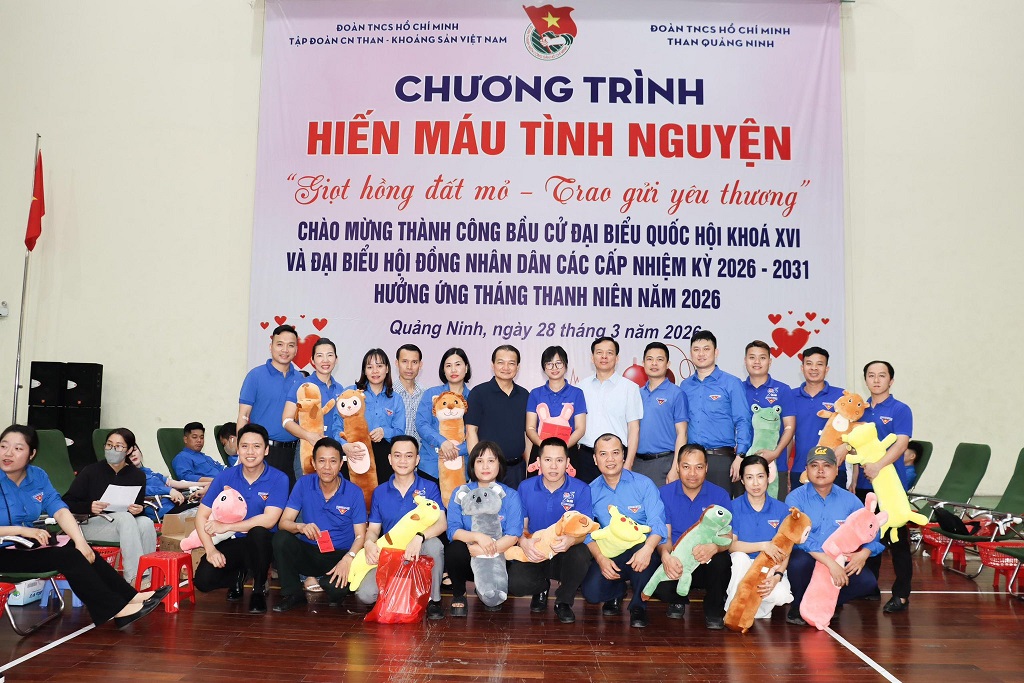Đoàn Thanh niên Công ty Than Hạ Long - TKV tham gia hiến máu tình nguyện
