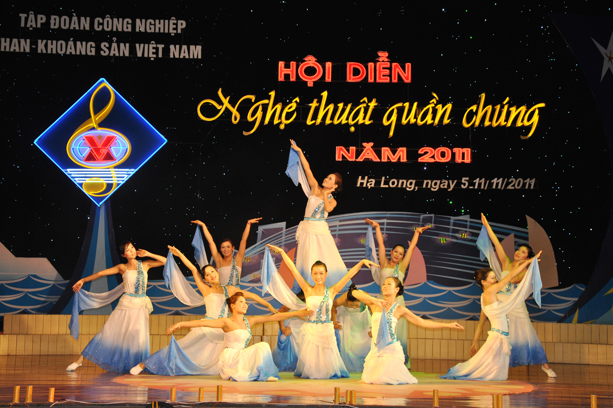 Hội diễn văn nghệ quần chúng Công ty than Hạ Long năm 2011
