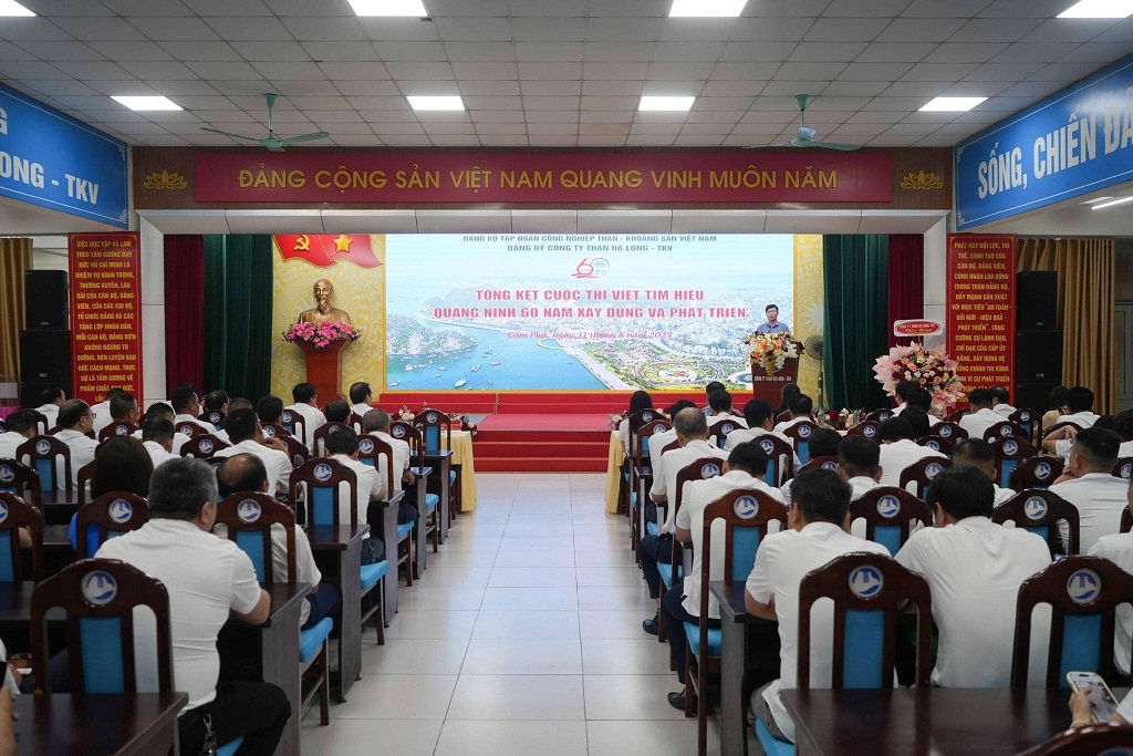 Tổng kết, trao giải cuộc thi viết tìm hiểu “Quảng Ninh 60 năm xây dựng và phát triển” tại Công ty Than Hạ Long