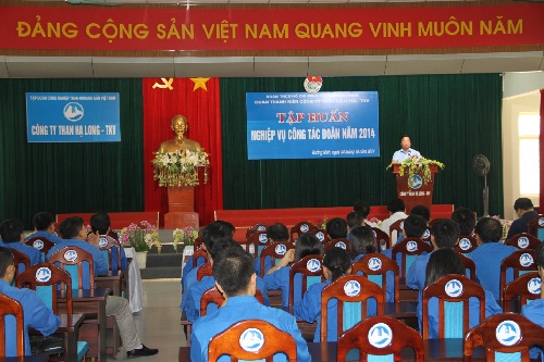 Đồng chí Bùi Văn Ngợi – Ủy viên Ban Chấp hành Đảng bộ Than Quảng Ninh, Bí thư Đảng ủy Công ty tới dự và phát biểu chỉ đạo trong chương trình tập huấn